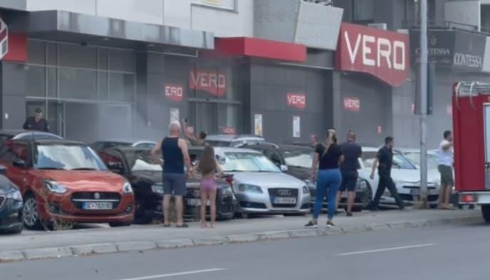 Пожар во зграда позади Сити Мол во Скопје (ВИДЕО)