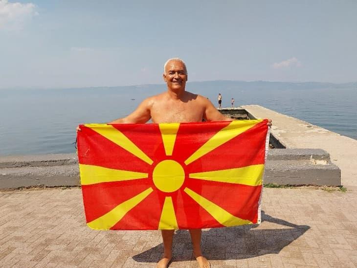 Стефановски пливаше маратон на Охридското Езеро за инклузија на децата со атипичен развој