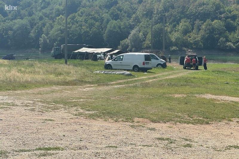 Се огласи министерот за одбрана на Бих, откако во река падна и потона воен хеликоптер 