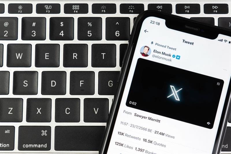 Илјадници корисници низ светот пријавиле проблеми со платформата Икс 