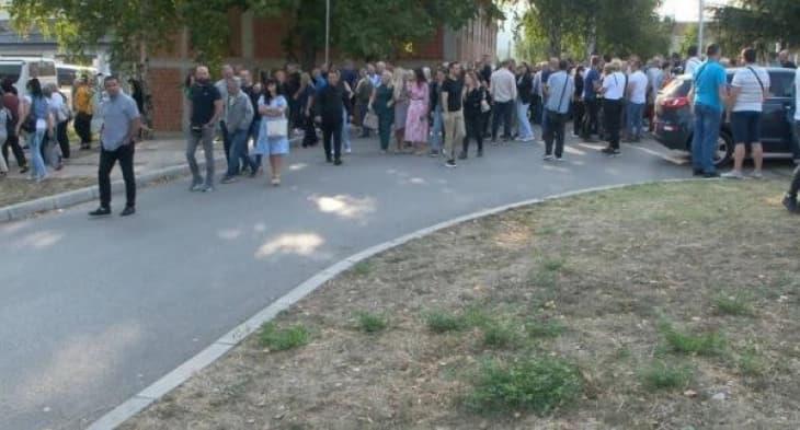 Протест на Србите од паралелните косовски институции во Северна Митровица