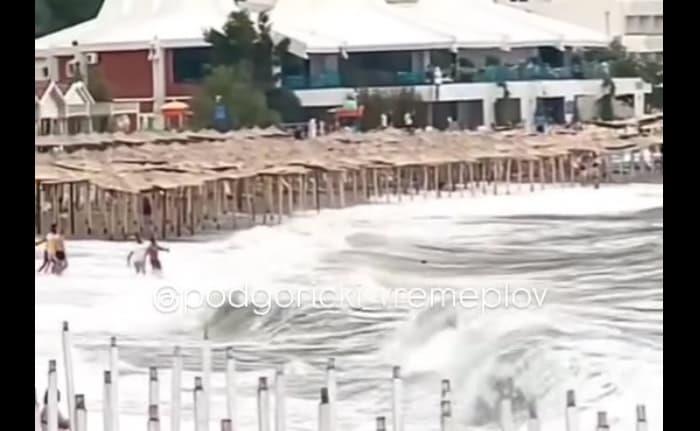 Драма на плажа во Чањ: Жена од Полска за малку ќе се удавела во брановите (ВИДЕО)