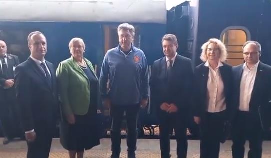 Пленковиќ допатува во ненајавена посета на Украина