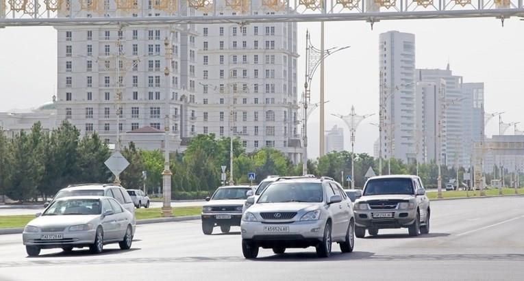 Град во кој се дозволени само бели автомобили, казна се добива и ако се нечисти 