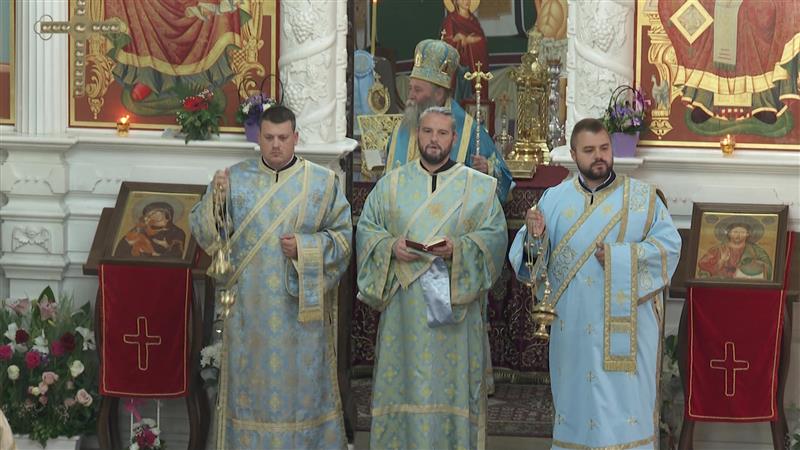 Верниците ги преплавија црквите – се слави Рождество на Пресвета Богородица