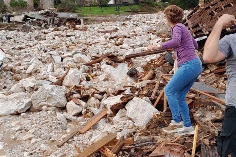 Бројот на загинати во катастрофалните поплави во БиХ се зголеми на 21 лице 