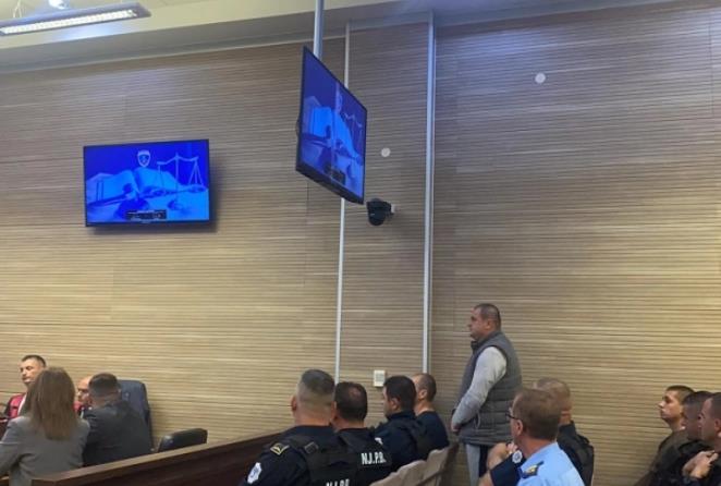 Тројцата обвинети за минатогодишниот напад во Бањска во северно Косово се изјаснија за невини