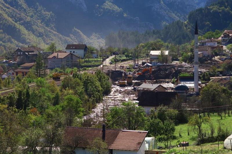 Пронајдена е уште една жртва од поплавите во Доња Јабланица, се трага по три лица 