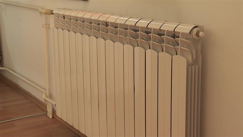 Утре стартува грејната сезона, но не и за основните училиштата во Карпош 