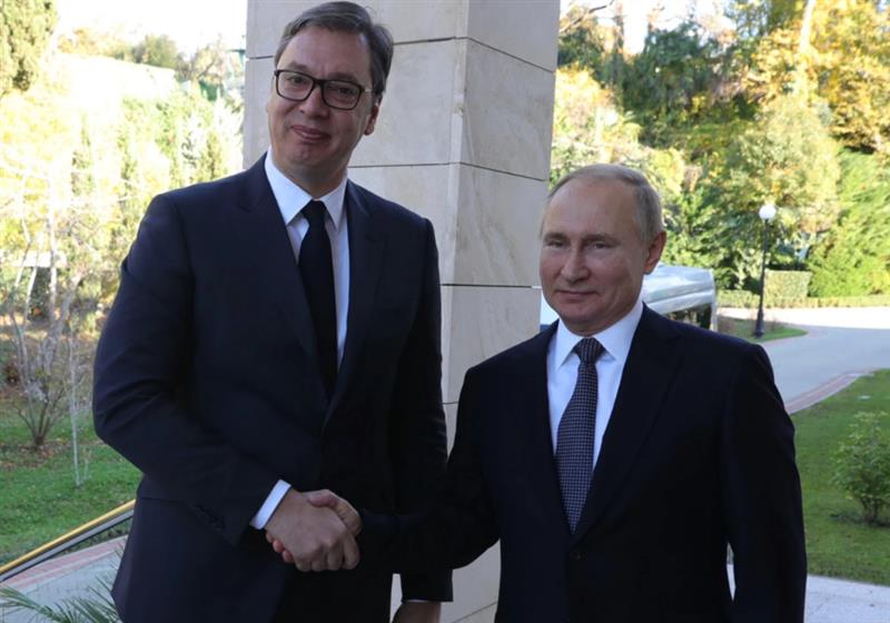 Телефонски разговор Вучиќ - Путин: Србија нема да воведува санкции за Русија