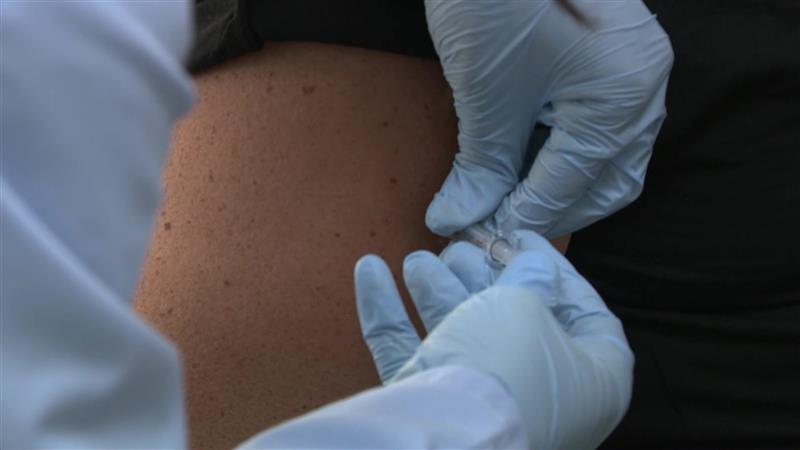 Втор ден од вакцинацијата против сезонски грип во земјава, забележливи се гужви пред пунктовите