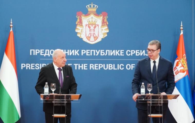 Вучиќ: Се надевам на воспоставување брза пруга меѓу Унгарија, Србија, Македонија и Грција