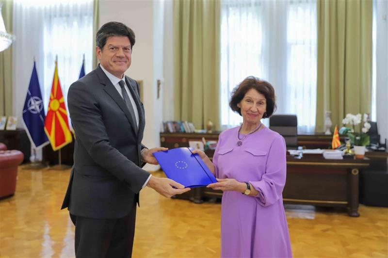 Претседателката Сиљановска Давкова го прими Извештајот на ЕК за напредокот за 2024 година