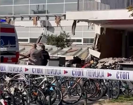 Најмалку осум жртви откако се урна настрешница на железничката станица во Нови Сад