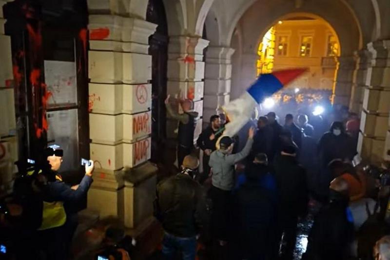 30 дена притвор им одреди судот на приведените на насилните протести во Нови Сад