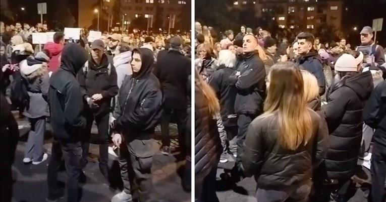 Протести во Нови Сад: Приведени активистки, блокиран мост (ВИДЕО)