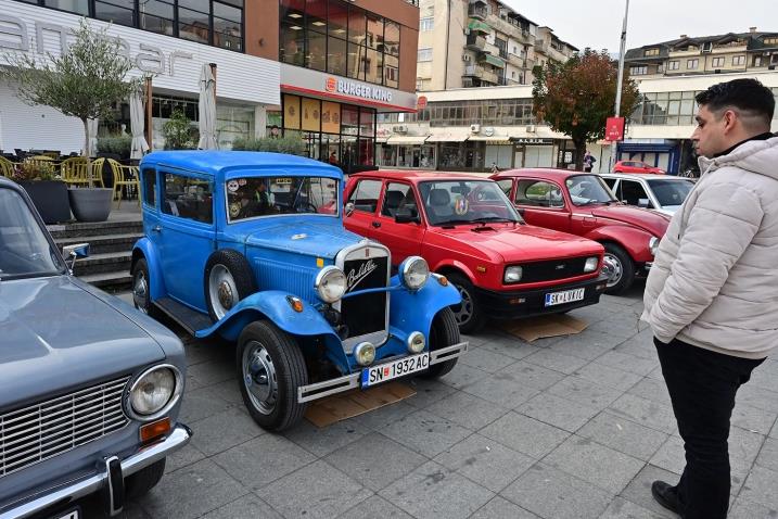 Ревија на стари автомобили се одржа во Тетово, најстар беше „Фиат“ од 1932 година