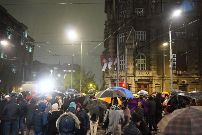Опозицијата од Нови Сад повика на 14-минутна граѓанска непослушност в петок и блокади в недела