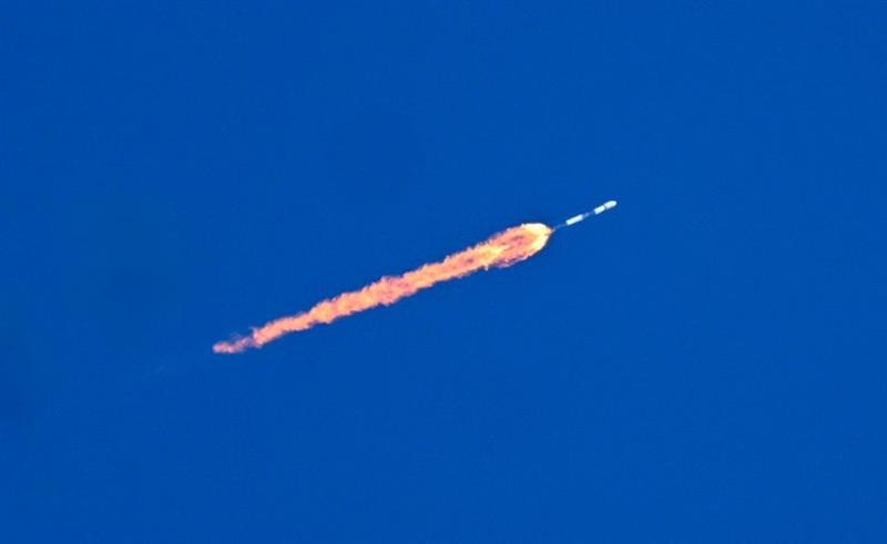 Маск лансира уште 24 сателити Старлинк, научниците негодуваат 