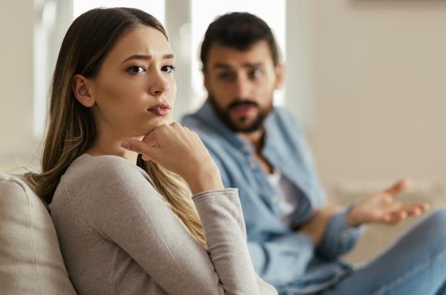 Четирите најчести лаги кои според психолозите може да ја уништат врската