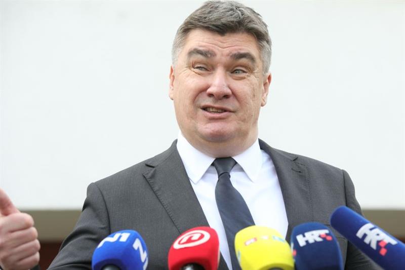 Милановиќ прв поднесе официјална кандидатура за претседателските избори во Хрватска