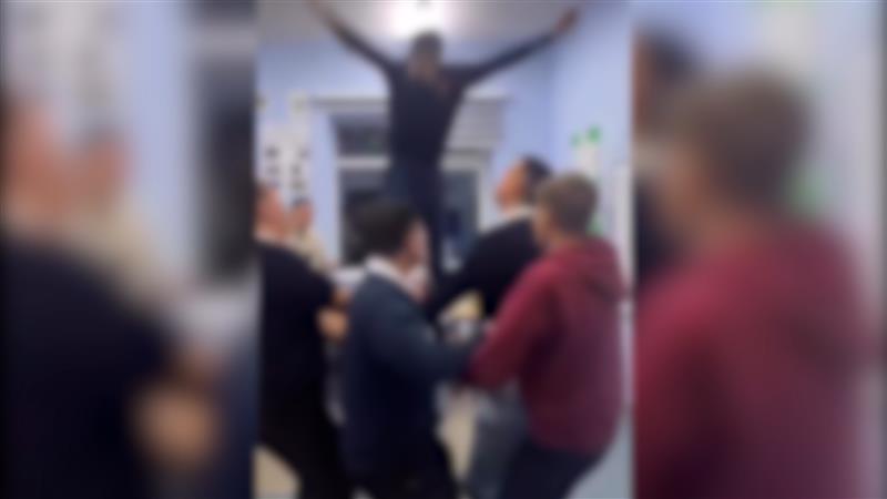 Опасен „ТикТок“ предизвик во училиштата: Повредени десетина ученици