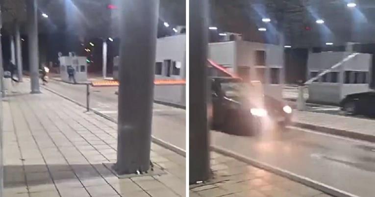 Трагедија на границата меѓу БиХ и Хрватска: Момче се заби во полициска блокада и загина (ВИДЕО)
