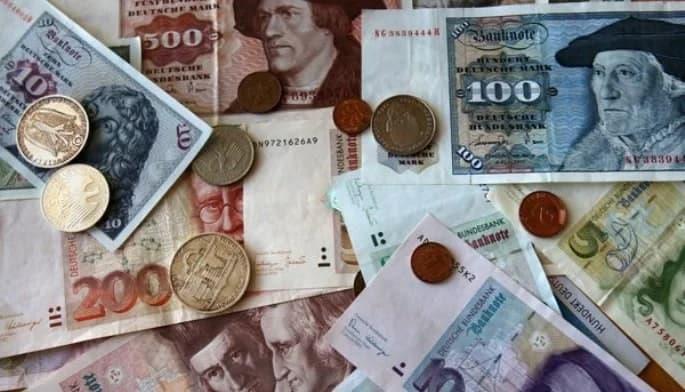 И 23 години по воведување на еврото, се уште не се разменети 12 милијарди германски марки