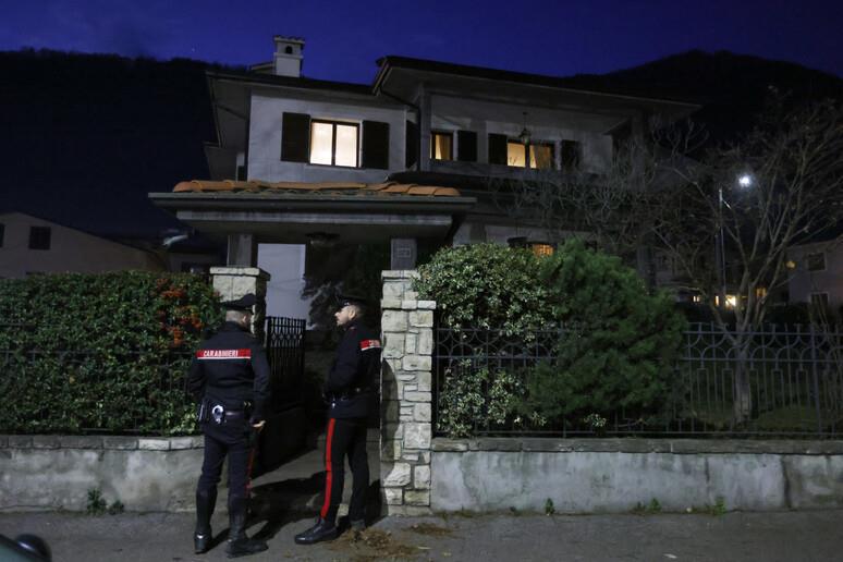 Тригодишно девојче од Италија се застрела со пиштол,што го нашла на ноќната масичка во спалната