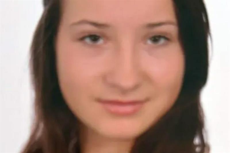 Татко ја избодел до смрт својата ќерка (14)- сега на суд тврди дека си играле со ножеви 