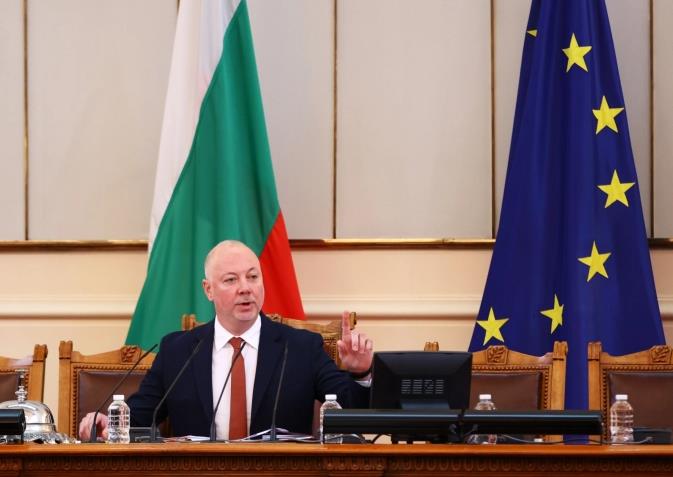Бугарскиот Парламент ја избра новата влада на чело со Жељазков