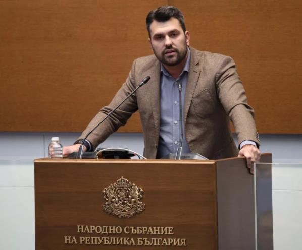 Георг Георгиев, поранешниот заменик на Екатерина Захариева, е нов шеф на бугарската дипломатија