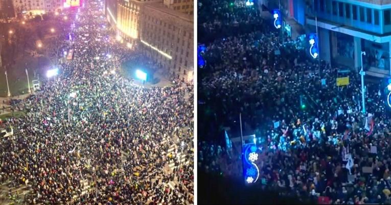 Во тек е масовен протест на студентите пред српската национална телевизија 