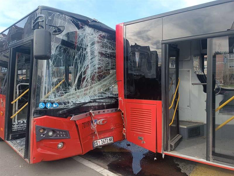 Најмалку 18 повредени во автобуска несреќа во Белград
