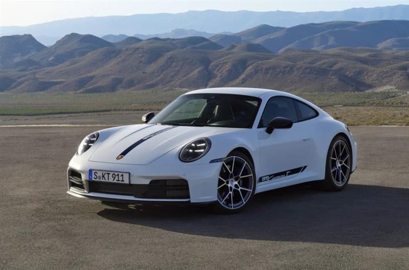„Porsche“ нема дилема: Остануваат трите педали