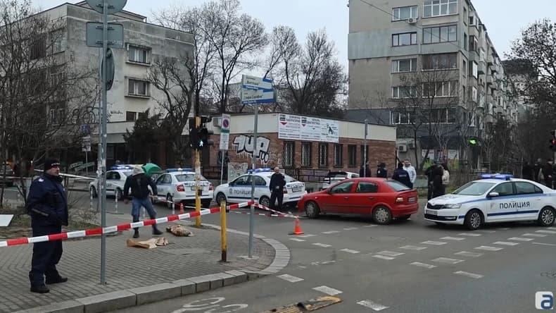 Видео: Хорор во Софија- Жена се движела по улица и ги прободувала луѓето