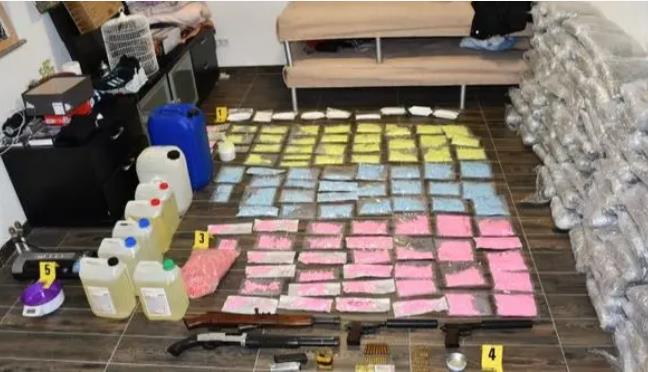 Запленети над 100 килограми дрога во Сараево, уапсен таксист