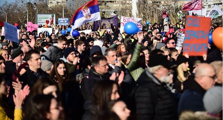 Студентите го блокираа Нови Сад, голем протест и во Белград (ВИДЕО)