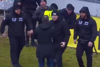 Видео: Хулигани претепаа делегат на фудбалски натпревар во Бугарија 