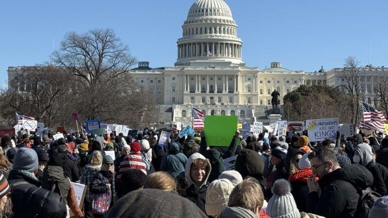 Илјадници луѓе на протест против Трамп и Маск во Вашингтон