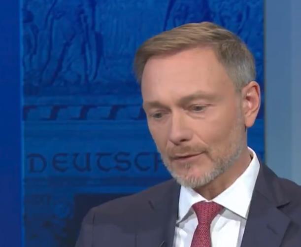 Лидерот на германските либерали Кристијан Линднер ја напушта политиката по изборниот дебакл