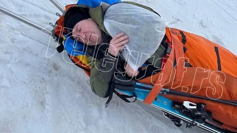 Српскиот пејач Џани повреден на скијање во Италија
