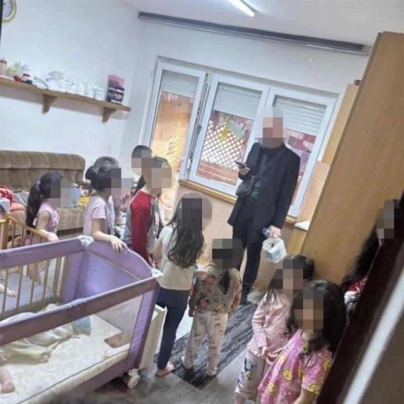 Осуммина, меѓу кои и полицаец и мајка му се уапсени, откако 31 дете се најдени во куќа во БиХ