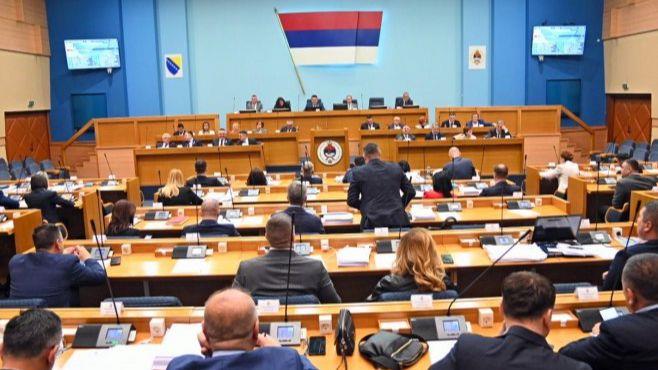 Пратениците во РС усвоија закон со кој се забранува работењето на Судот,Обвинителството на БиХ