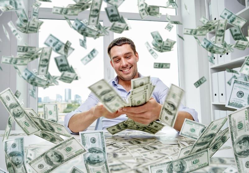 На Американец банката наместо 280 долари, му ставила на сметка 81 билион 