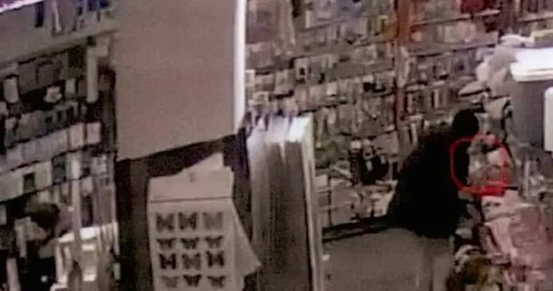 Десетгодишно девојче намерно запалило супермаркет во Хановер- изгорел до темел (ВИДЕО)