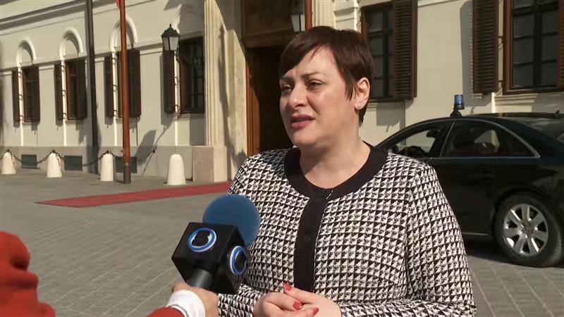 Околу 11 милион евра од унгарскиот заем во четврток ќе се префрлат кај кај комерцијалните банки