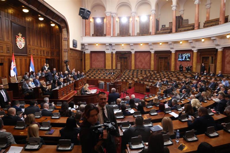 По вчерашниот инцидент опозицијата во Србија со бојкот на денешната собраниска седница 