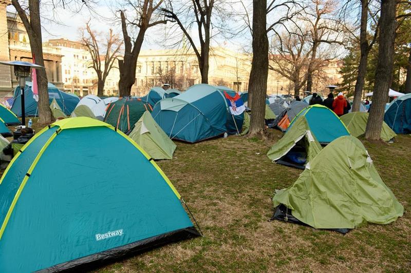 Студентите во блокада во Србија ги повикуваат граѓаните денеска на генерален штрајк
