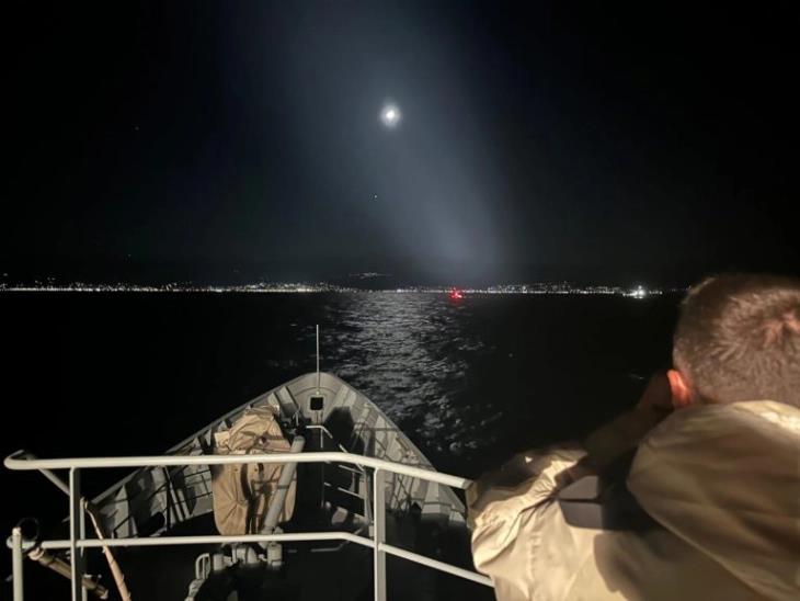 Албанскиот брод „Бутринти“ спасил 32 мигранти во Егејско Море